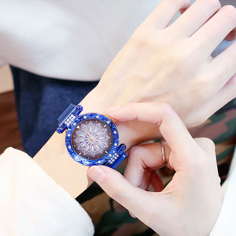 Trendy simple women's watch