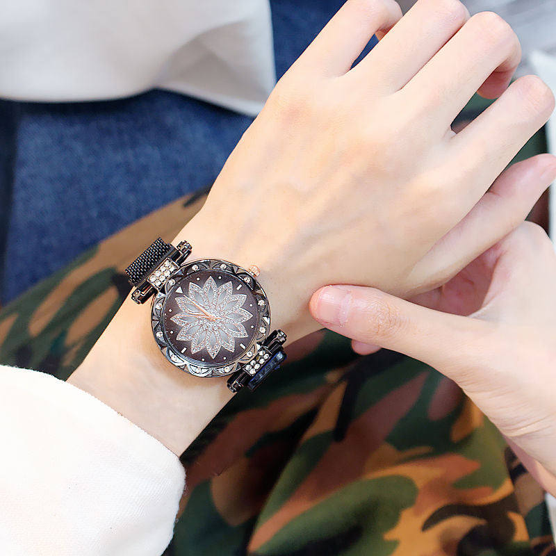 Trendy simple women's watch